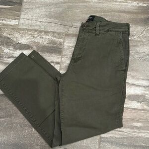 American Eagle Outfitters Olive Chinos
